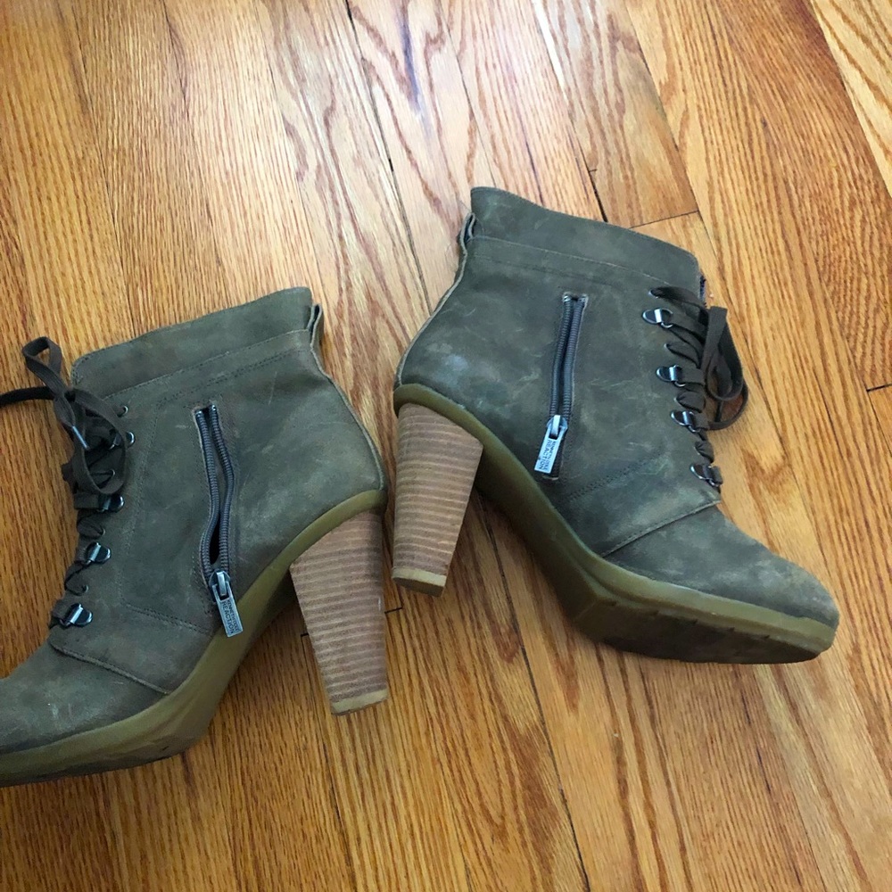 Kenneth Cole army green booties